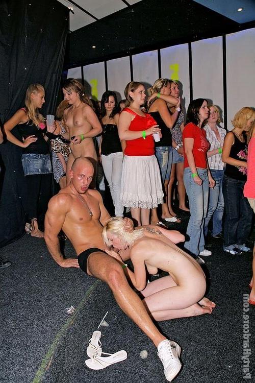16P Horny drunk chicks fucking in public