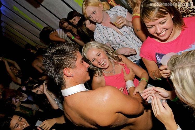 16P Horny drunk chicks fucking in public