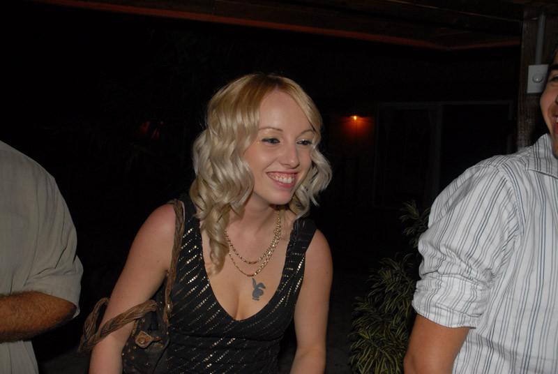 20P Blondie flirts with school jock.