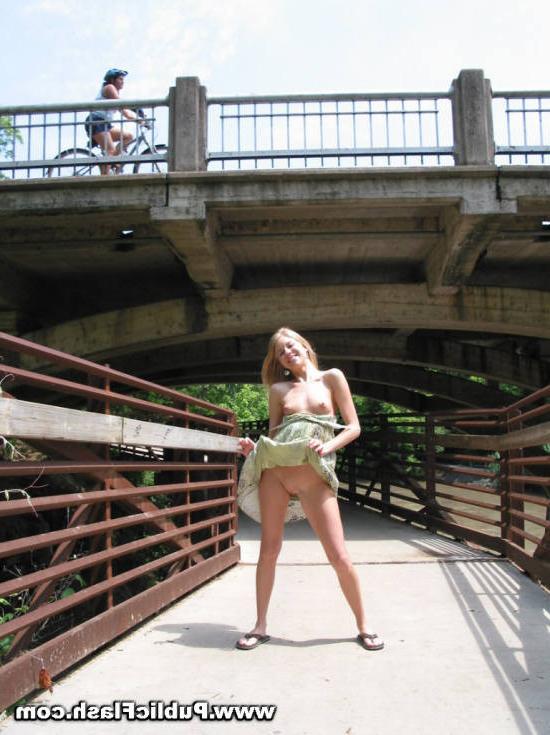 16P Puffy Nipple Flasher zum ersten Mal in der Öffentlichkeit nackt