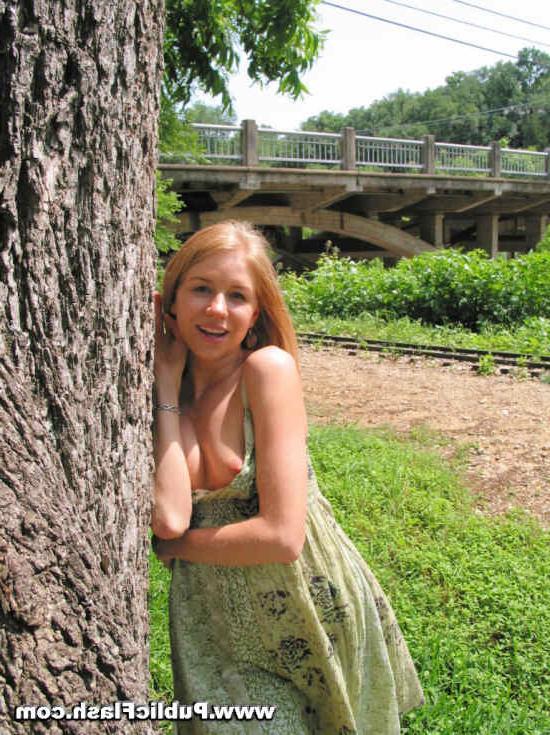 16P Puffy Nipple Flasher zum ersten Mal in der Öffentlichkeit nackt