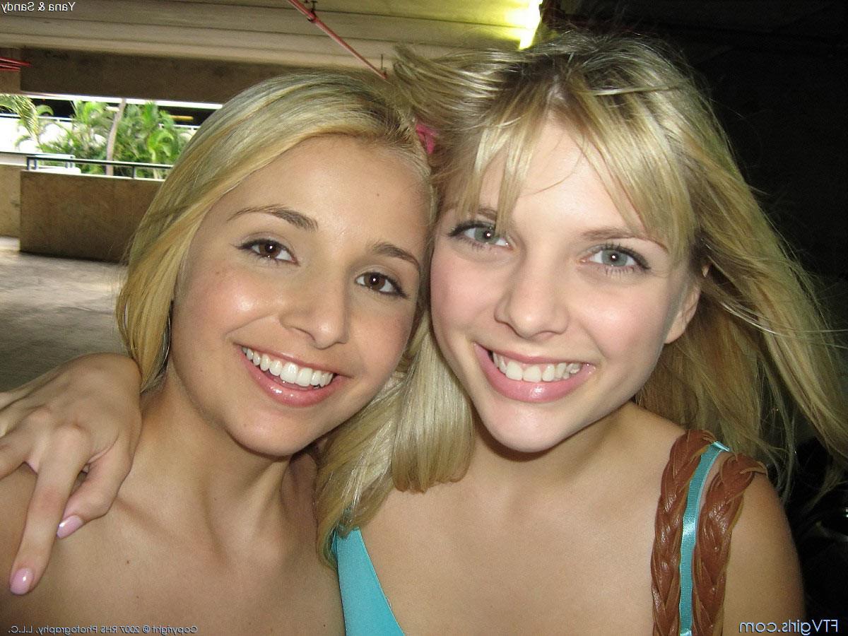 15P Hot sexy blond babes flashing their bits in public