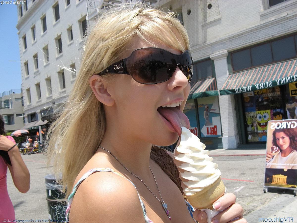 15P Hot sexy blond babes flashing their bits in public