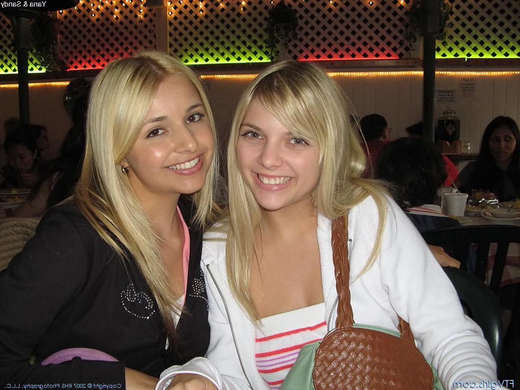 15P Hot sexy blond babes flashing their bits in public