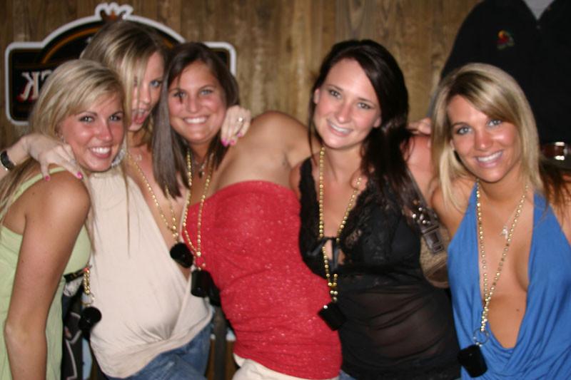 15P party girls get drunk, naked and wild in public