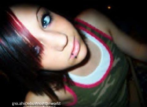 20P Amateur punk rocker chicks