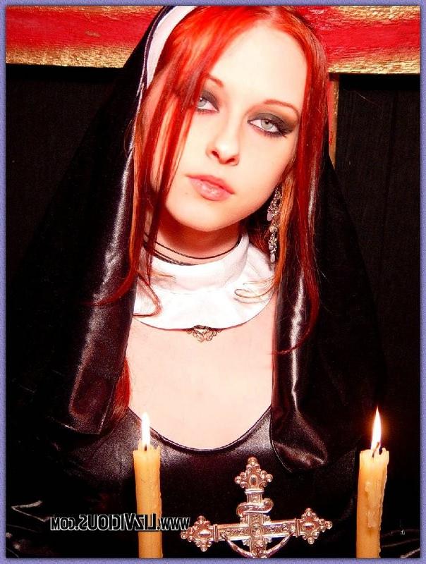 16P beauty liz vicious get real wild and nasty in black outfit