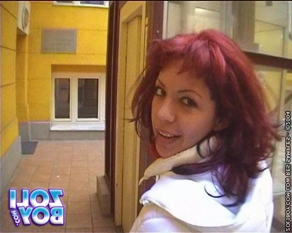 16P Redhead babe in a nasty amateur action