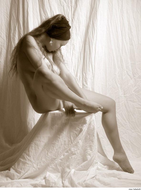15P Amazing naked girl with big natural boobs