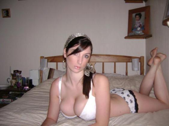 15P Lovely GF Juggs