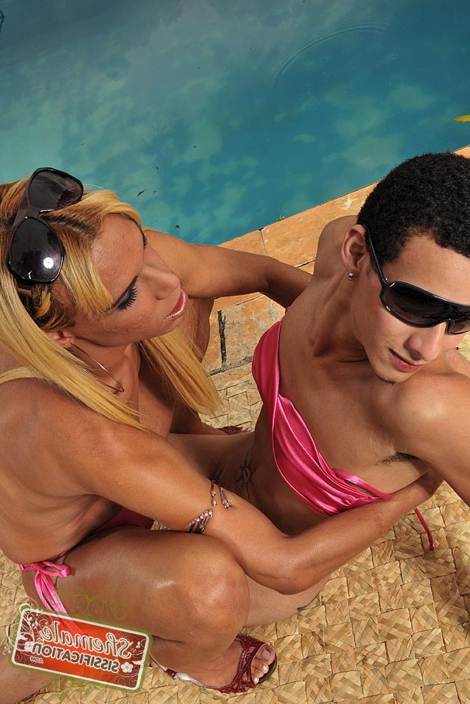 14P Kinky shemale pretties her man up