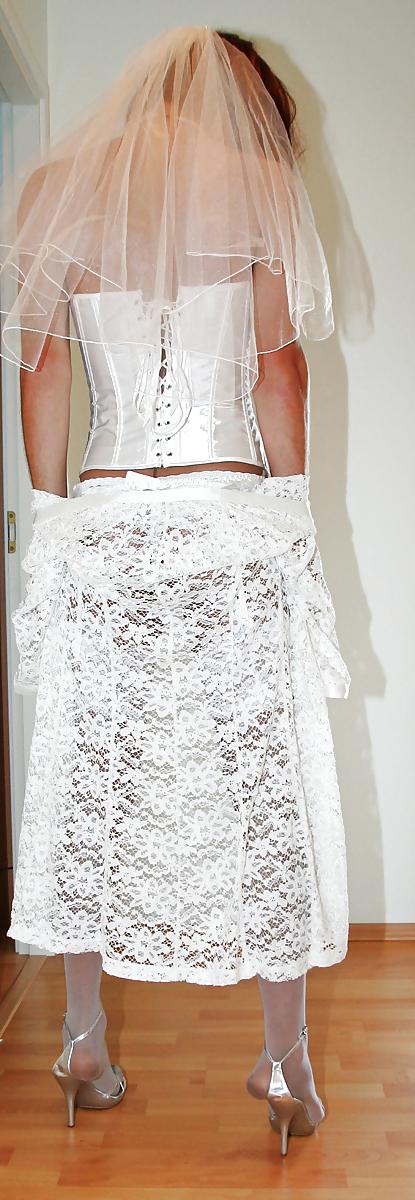 16P I am a slutty bride!