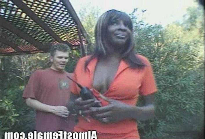 20P Sexy ebony tranny slut fucking off her new lover