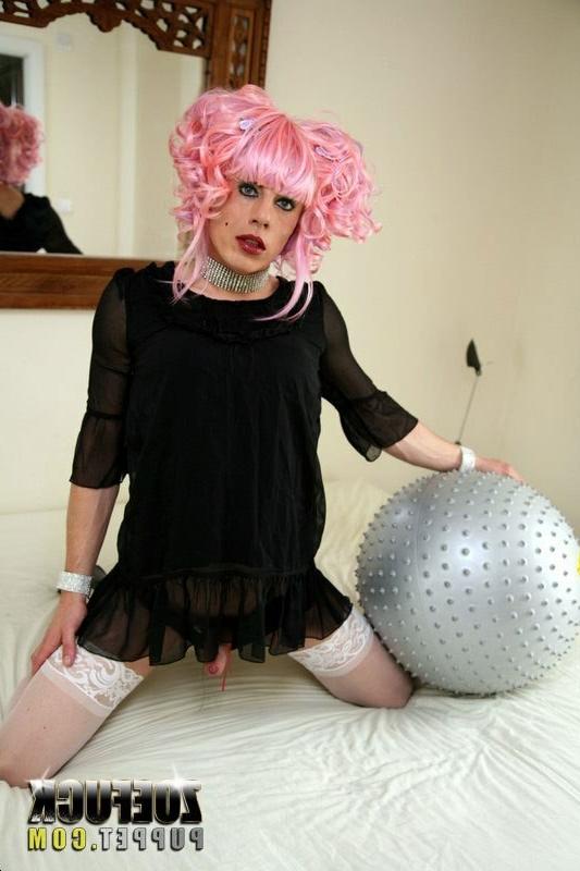 16P Tranny with a pink wig
