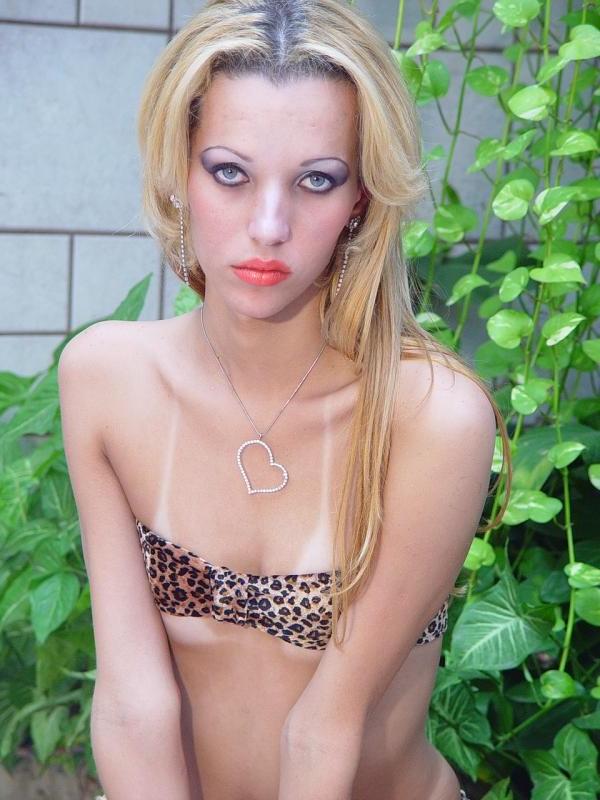 20P Gorgeous tranny strip tease
