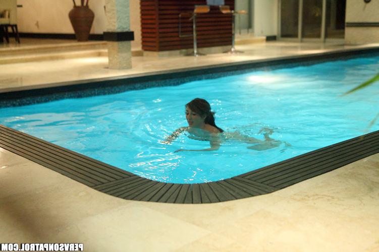 17P Cute teen babe swimming naked and getting busted by voyeur