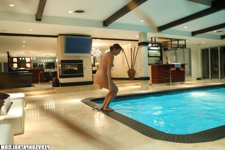 17P Cute teen babe swimming naked and getting busted by voyeur