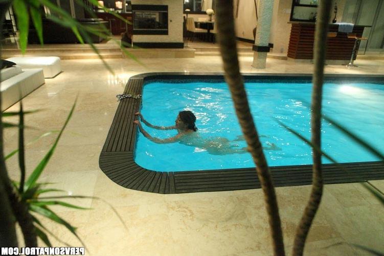 17P Cute teen babe swimming naked and getting busted by voyeur