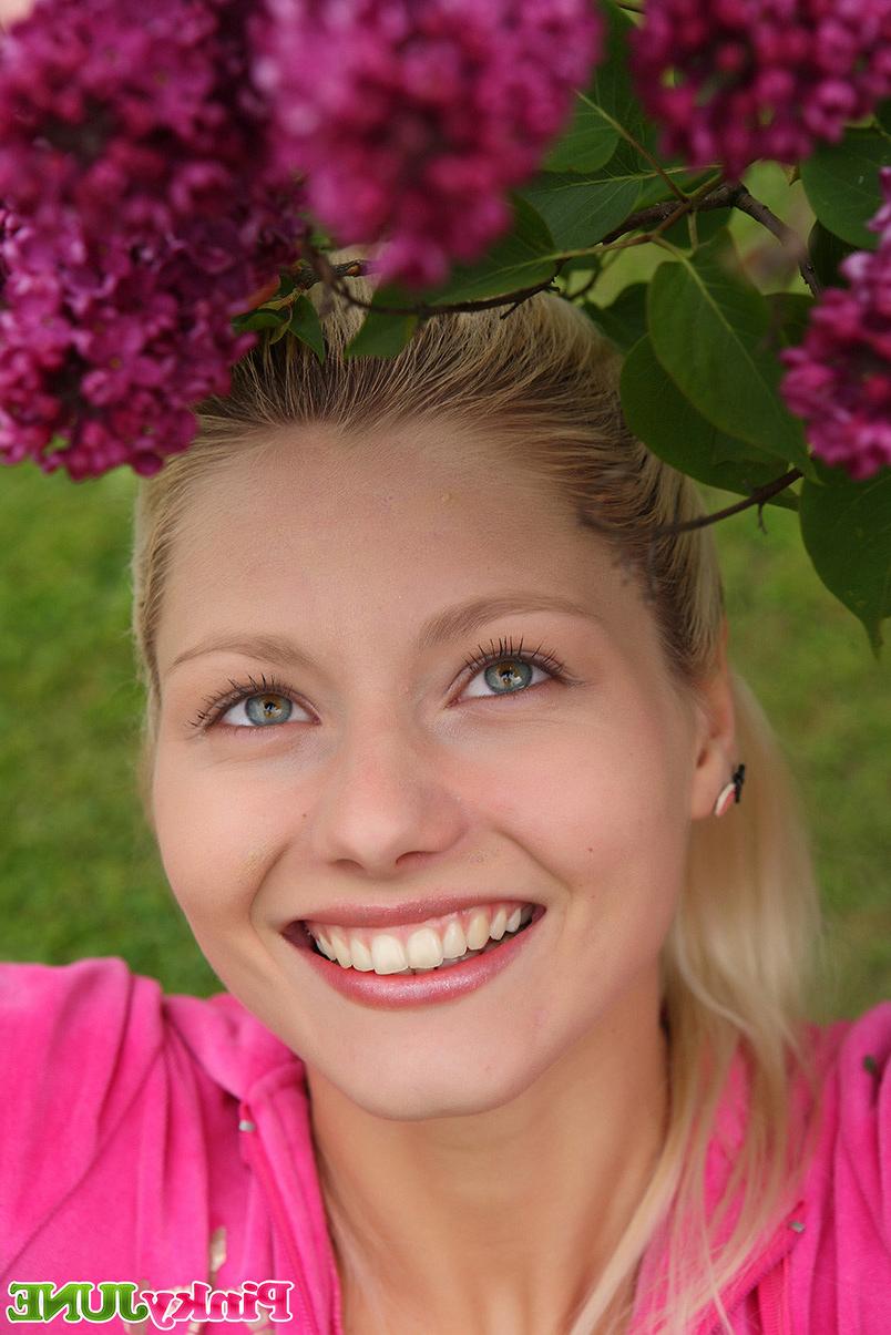 15P 18yo Czech teen masturbating with big dildo in park