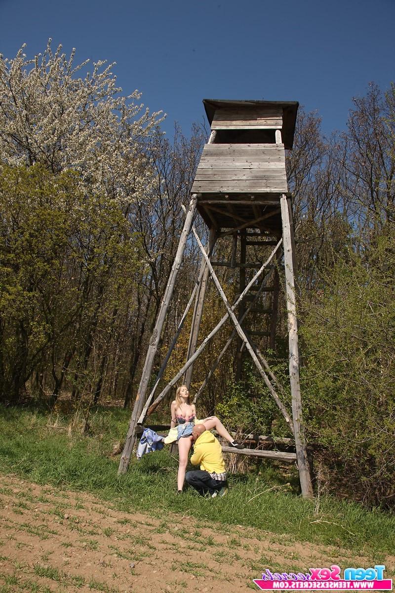 14P Cute lil blonde teen girl fucks a lucky stranger outdoors