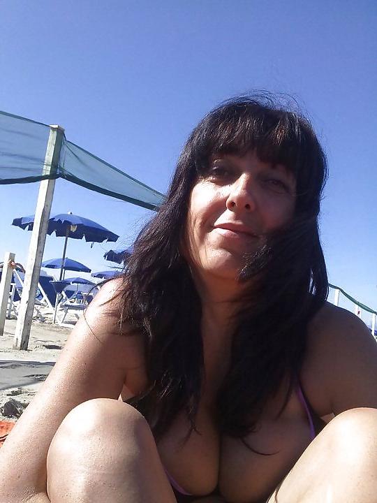 15P Bikini Bitch 