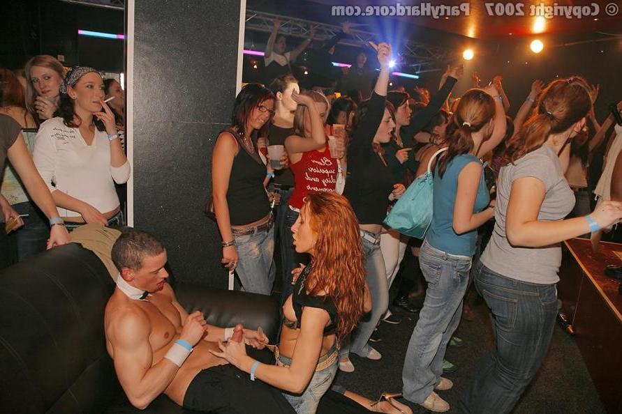 19P Ordinary but horny babes fuck and suck at wild monster orgy