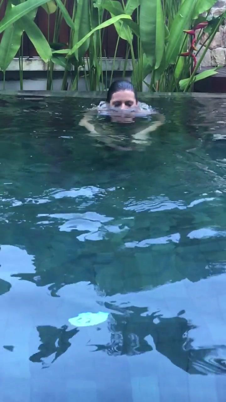 4P Adriana Chechik Topless