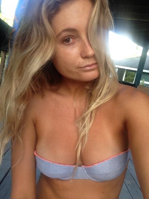 25P Cute Alana Blanchard leaked nudes