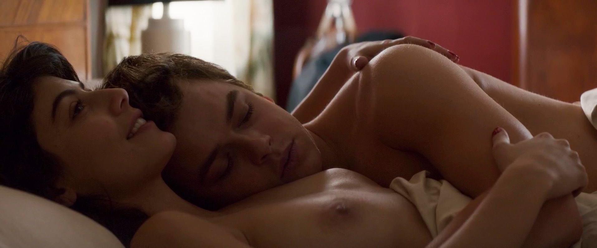 4P Alessandra Mastronardi Topless Photos