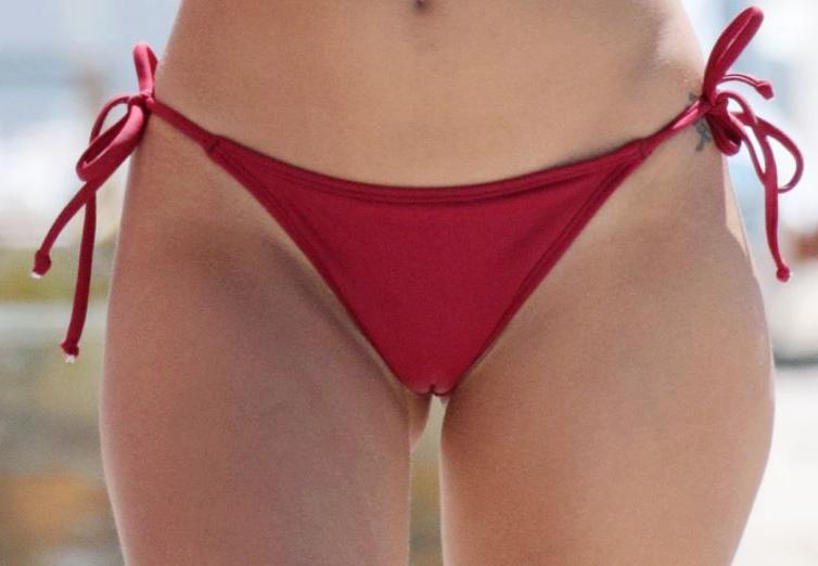 25P Alexandra Rodriguez: Red Hot Bikini Pictures