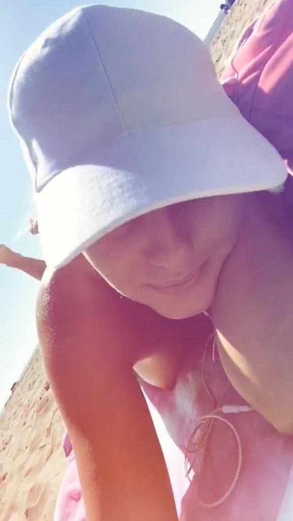 11P Alexandra Stan Topless