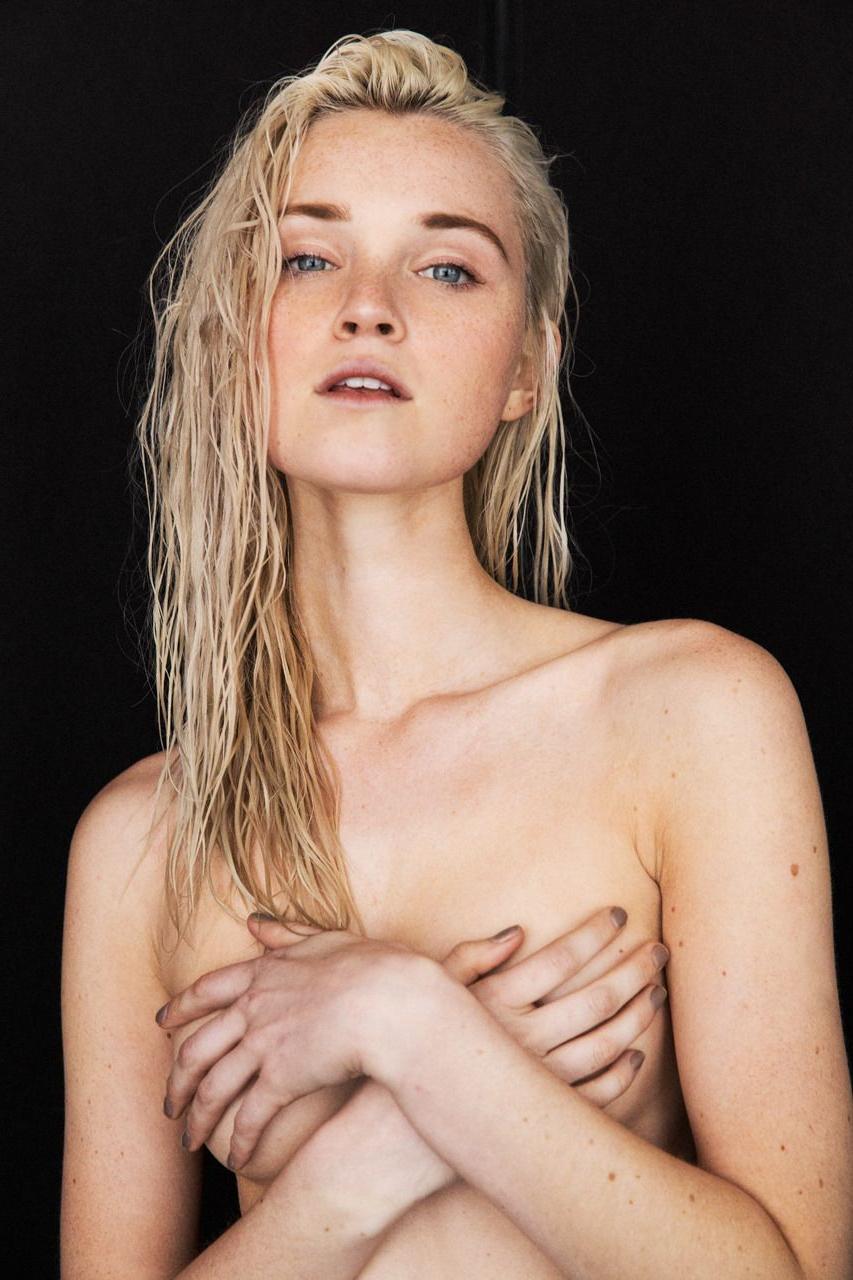 12P Alexa Reynen Topless