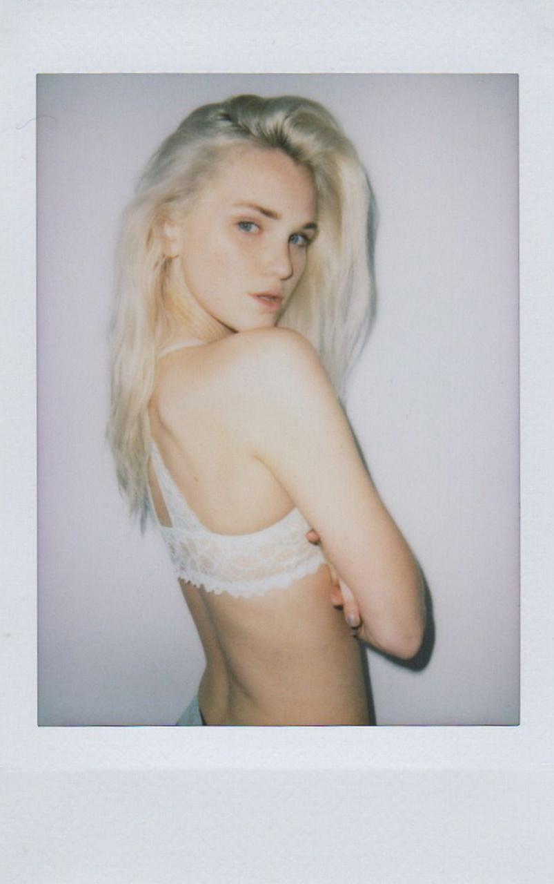 12P Alexa Reynen Topless
