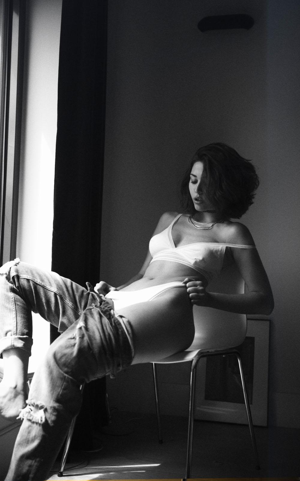 9P Topless Photos of Ana Sotillo