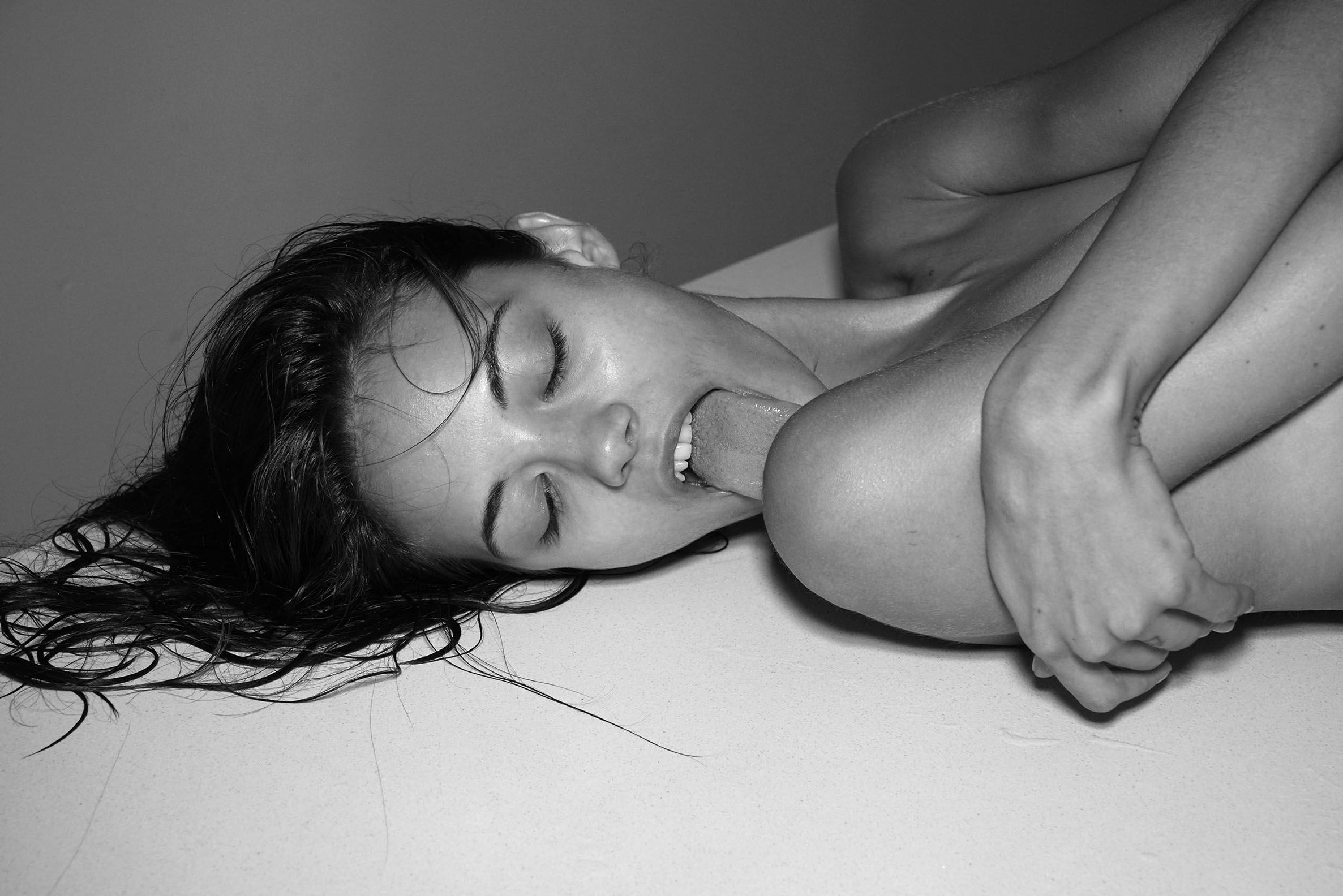 8P Topless pics of Anja Leuenberger