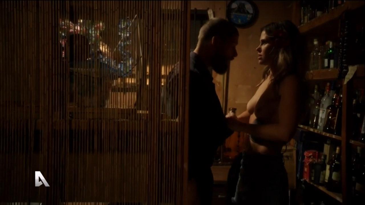 4P Anna Hutchison Topless