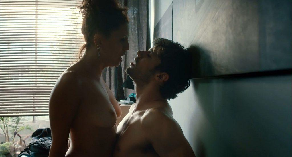 5P Antonella Costa Topless
