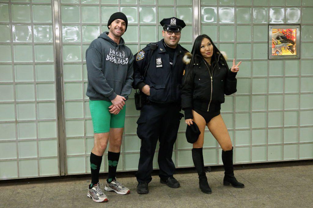 25P Asa Akira Topless