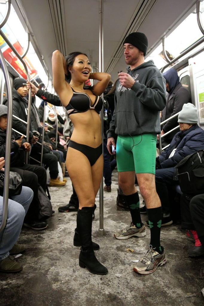 25P Asa Akira Topless