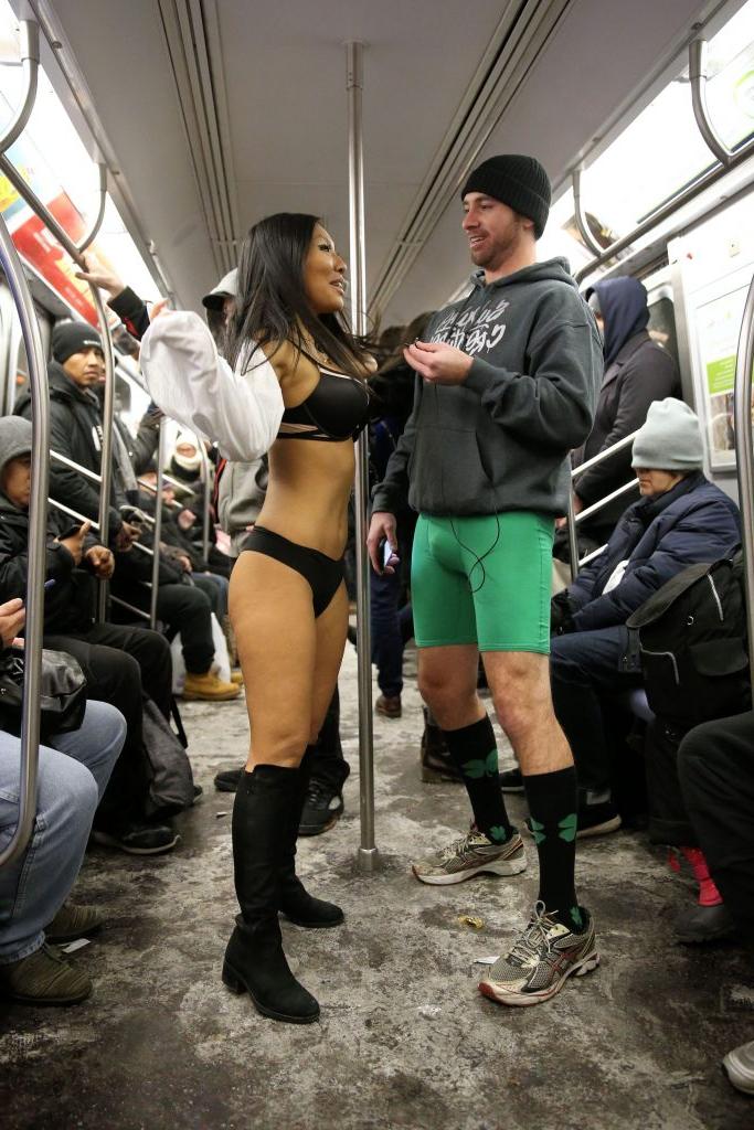 25P Asa Akira Topless