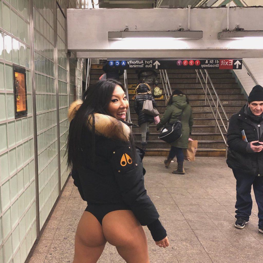 25P Asa Akira Topless