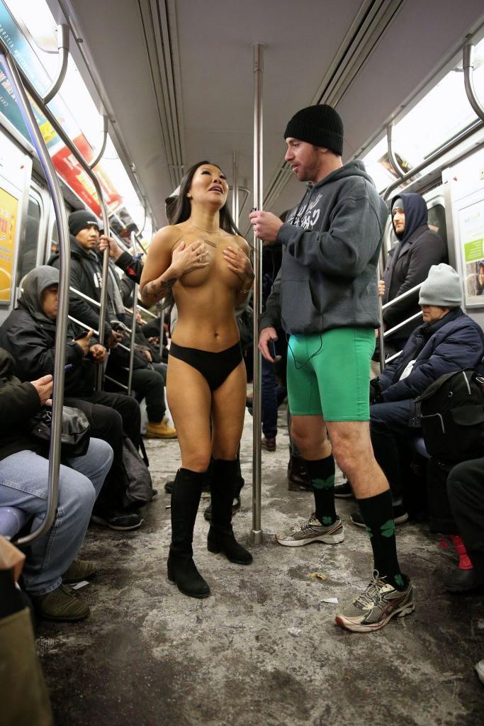 25P Asa Akira Topless