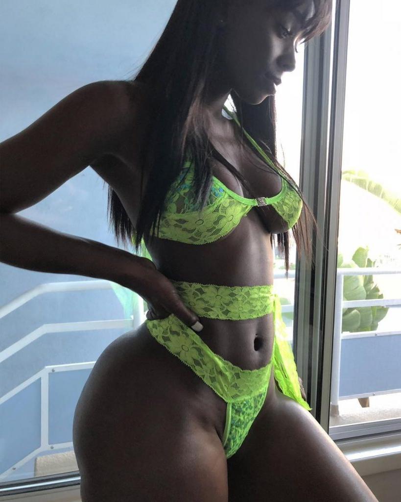 25P Bria Myles Topless