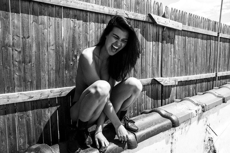 5P Brittani Bader Topless Pictures