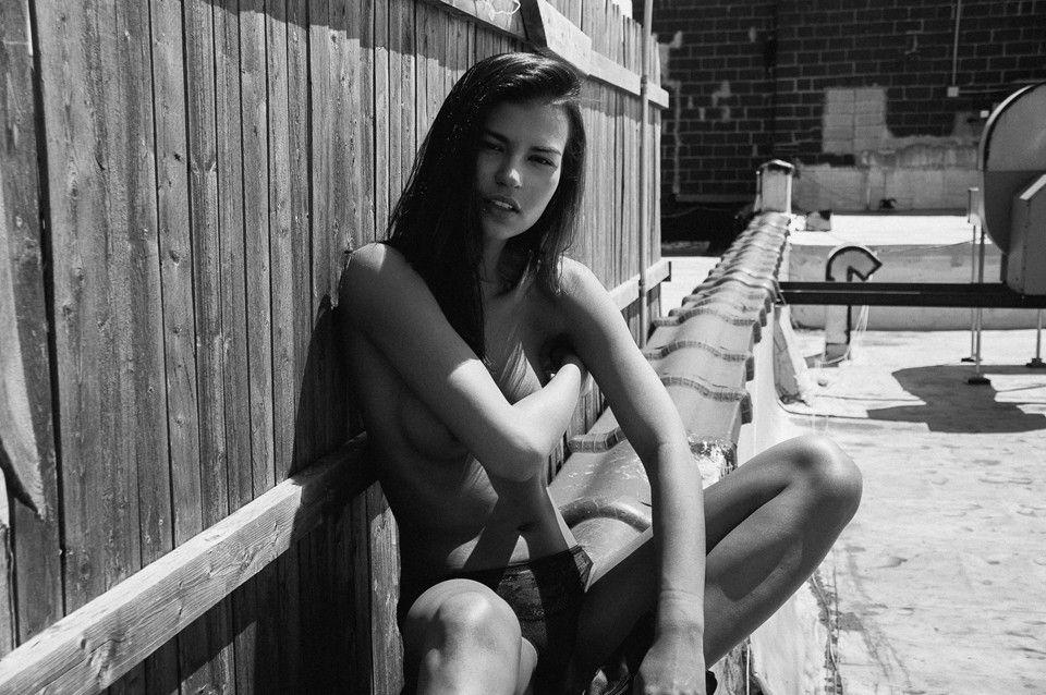 5P Brittani Bader Topless Pictures