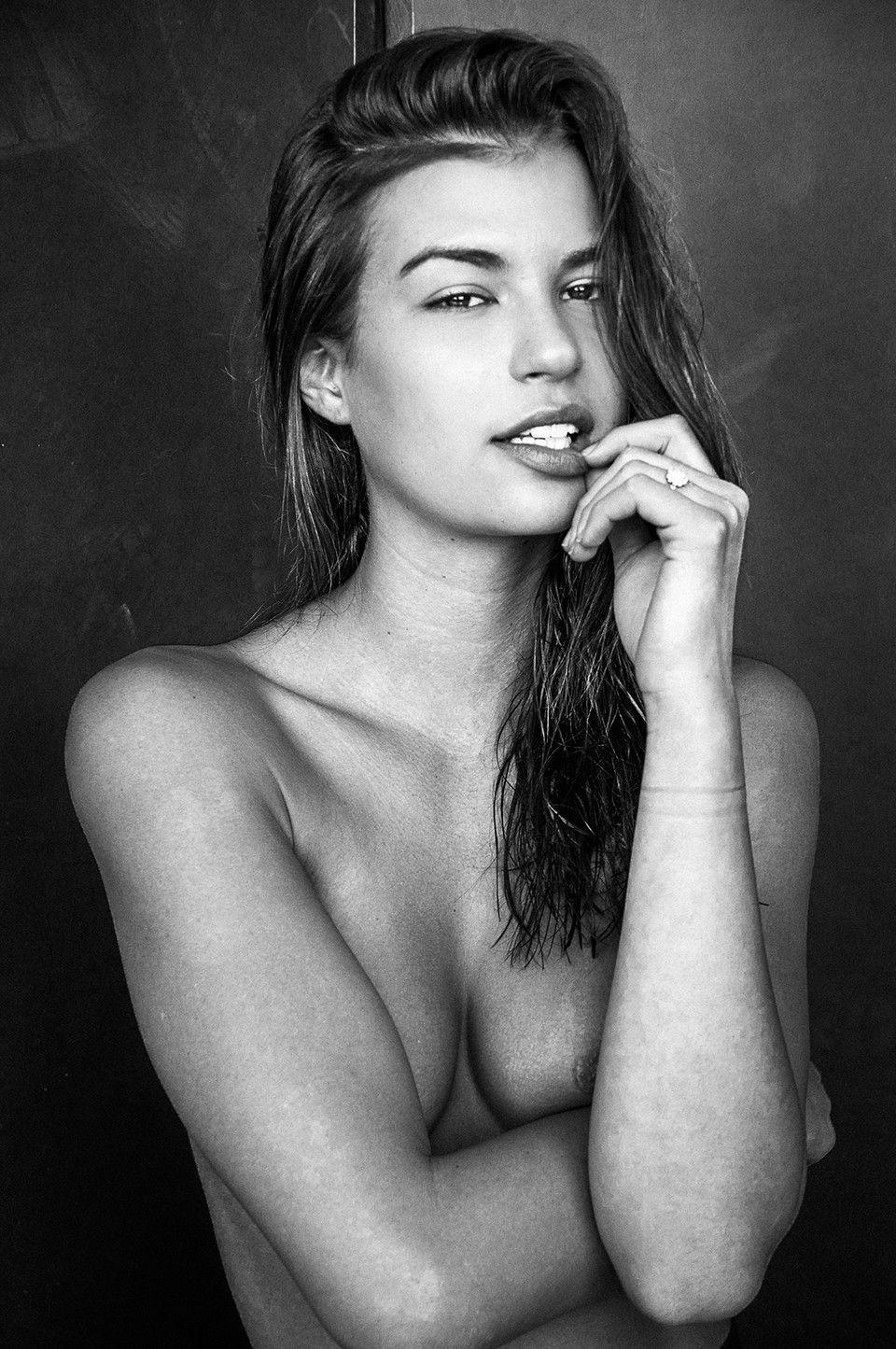5P Brittani Bader Topless Pictures