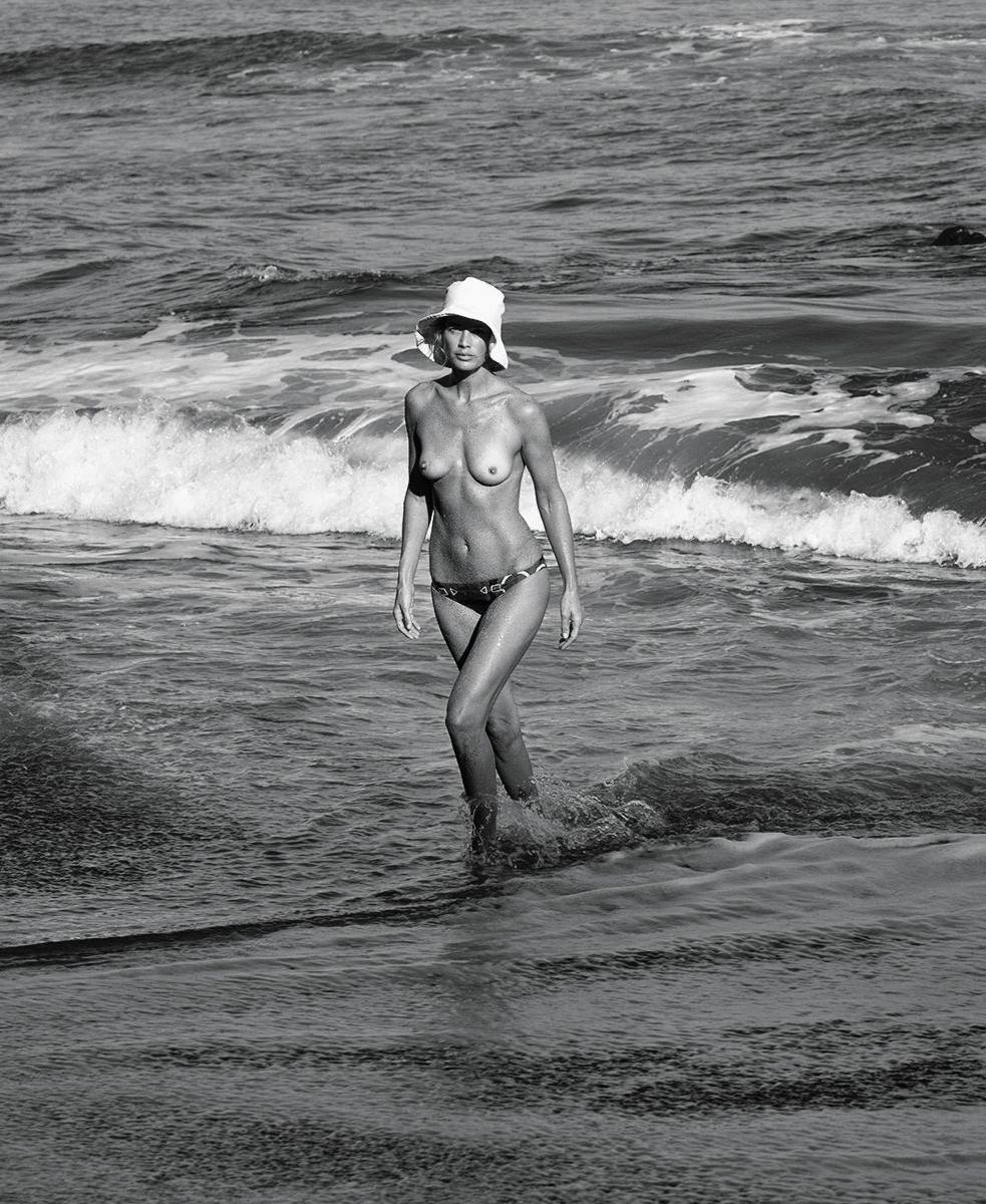6P Topless pics of Carolyn Murphy
