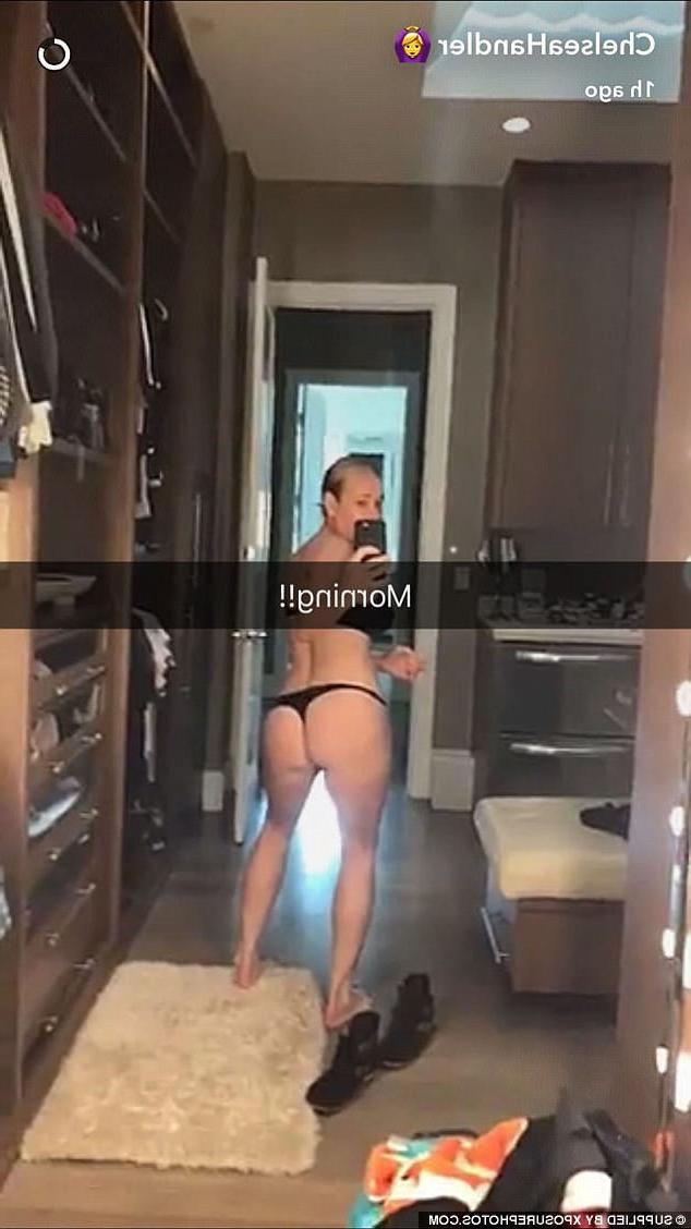 25P Chelsea Handler Topless