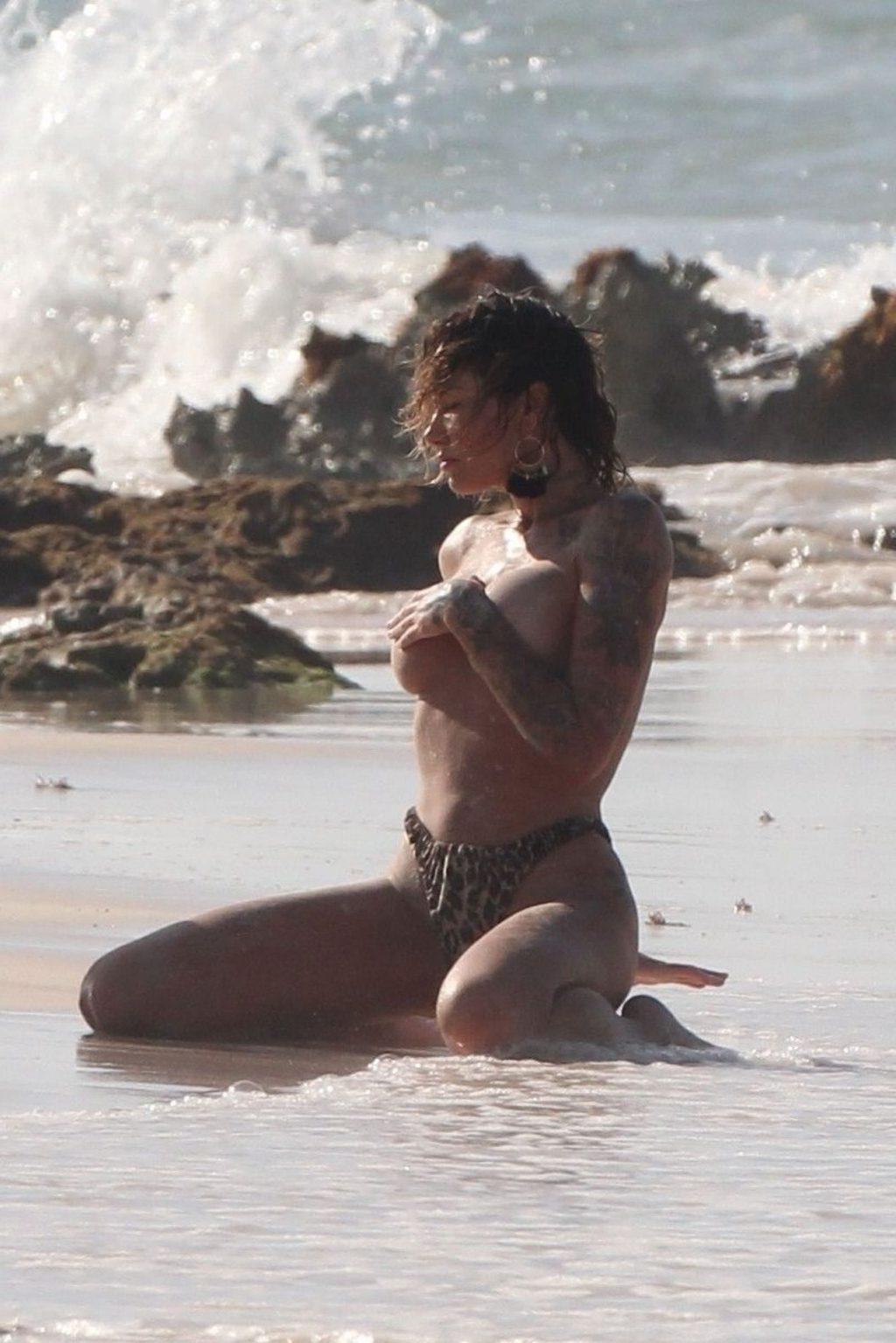 25P Tina Louise & Cherie Noel Topless