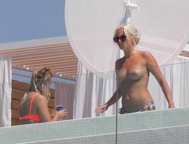 25P Louisa Johnson, Chloe Paige, Havva Rebke Topless